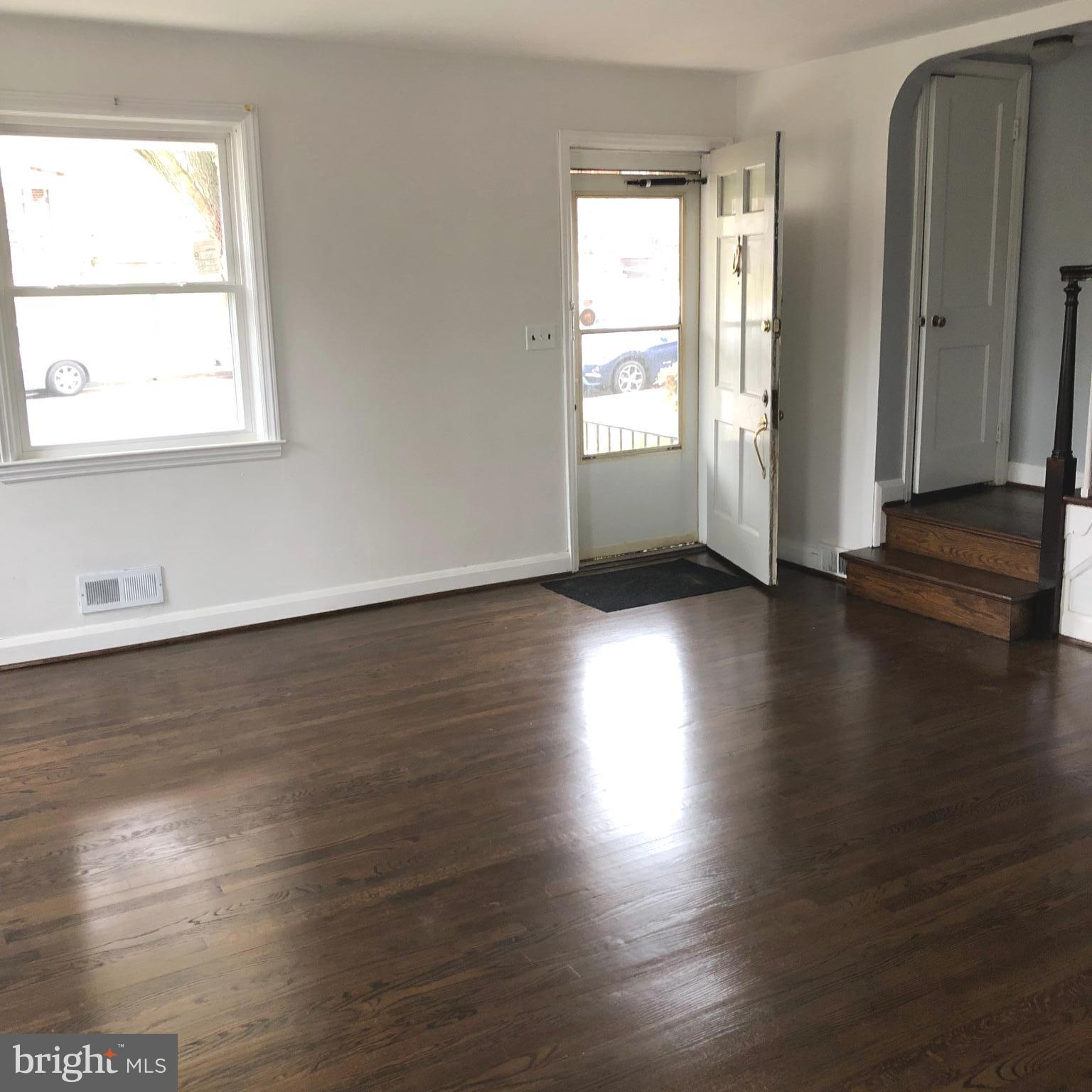 3601 Delverne Road Baltimore, MD 21218 - Photo 7 of 15 Living Room