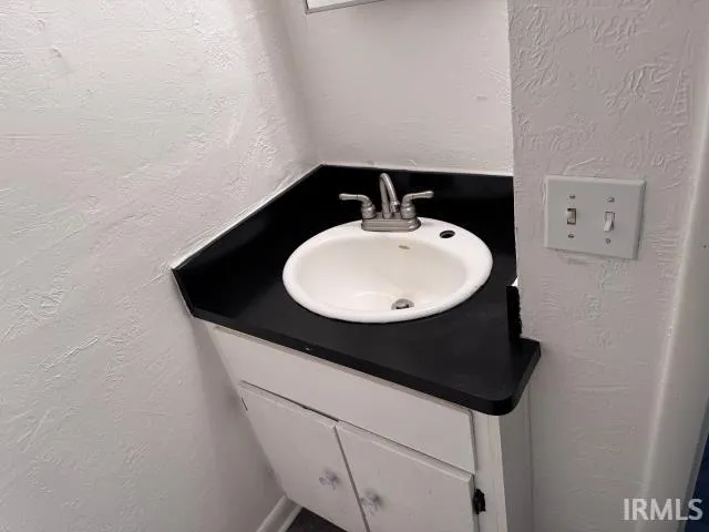 $1,050 | 8436 Highway 32, Anderson, IN 46017