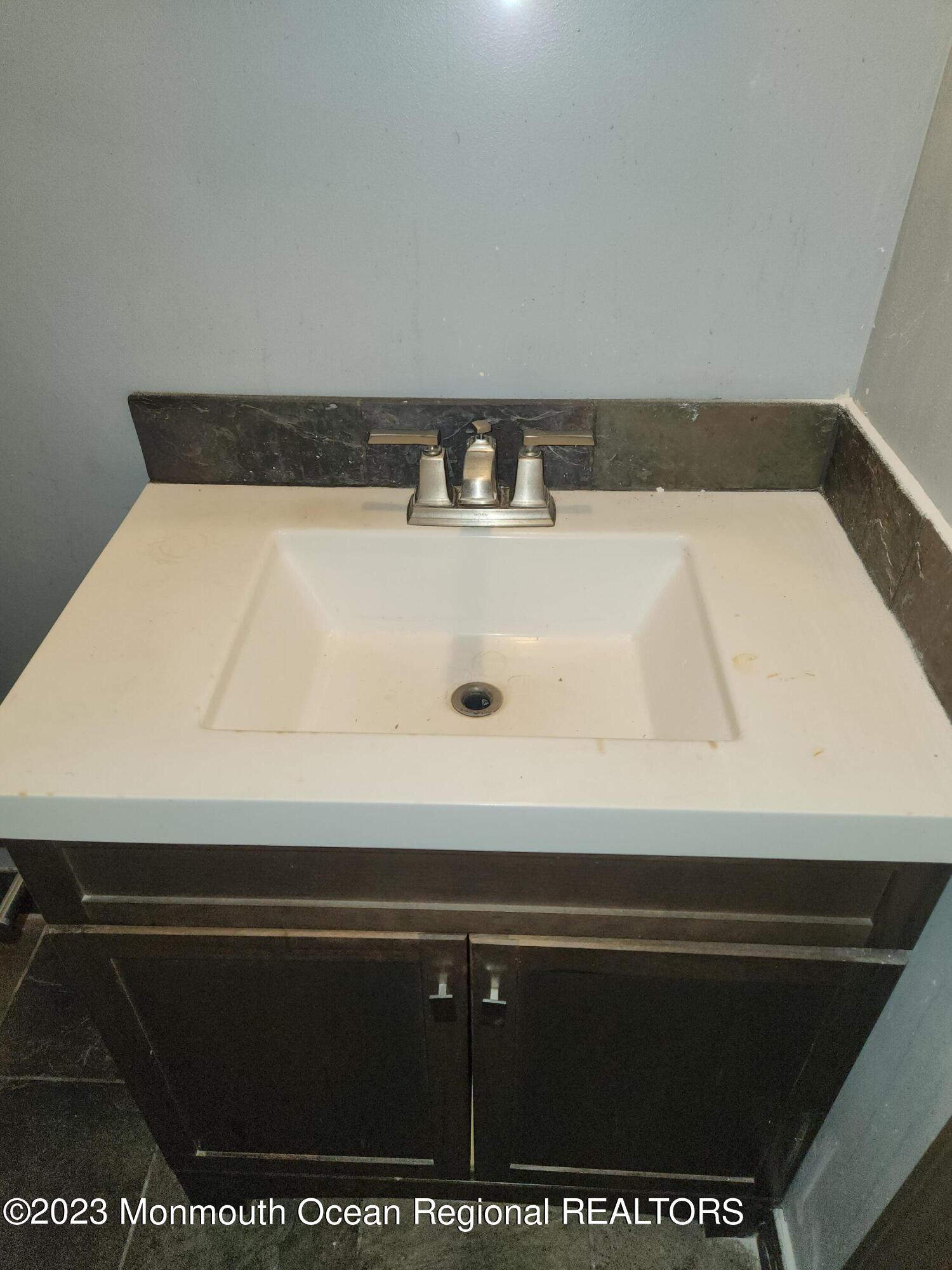 11 Main Street Cream Ridge, NJ 08514 - Photo 20 of 39 a close view of sink