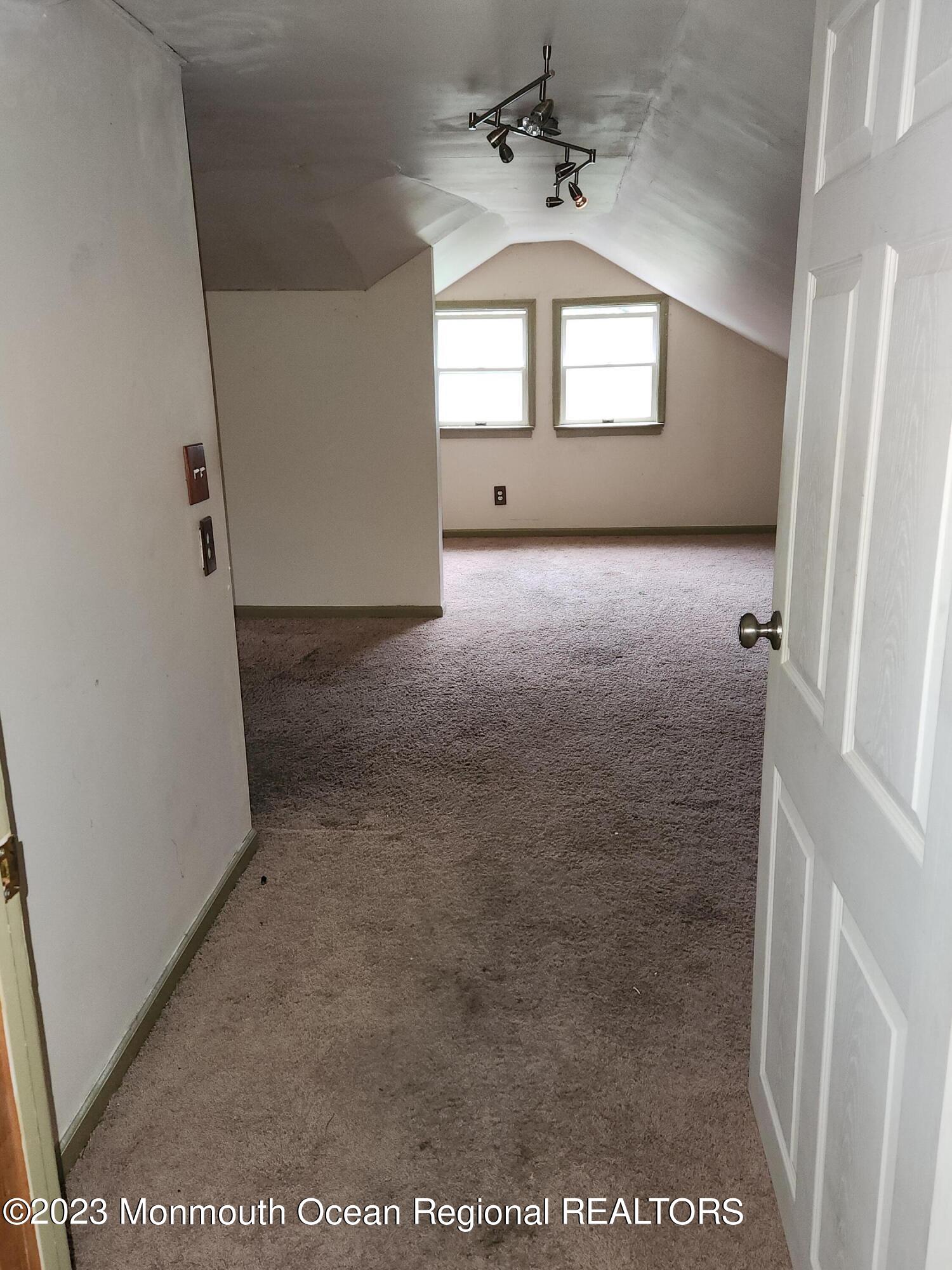 11 Main Street Cream Ridge, NJ 08514 - Photo 26 of 39 en empty room with windows and closet