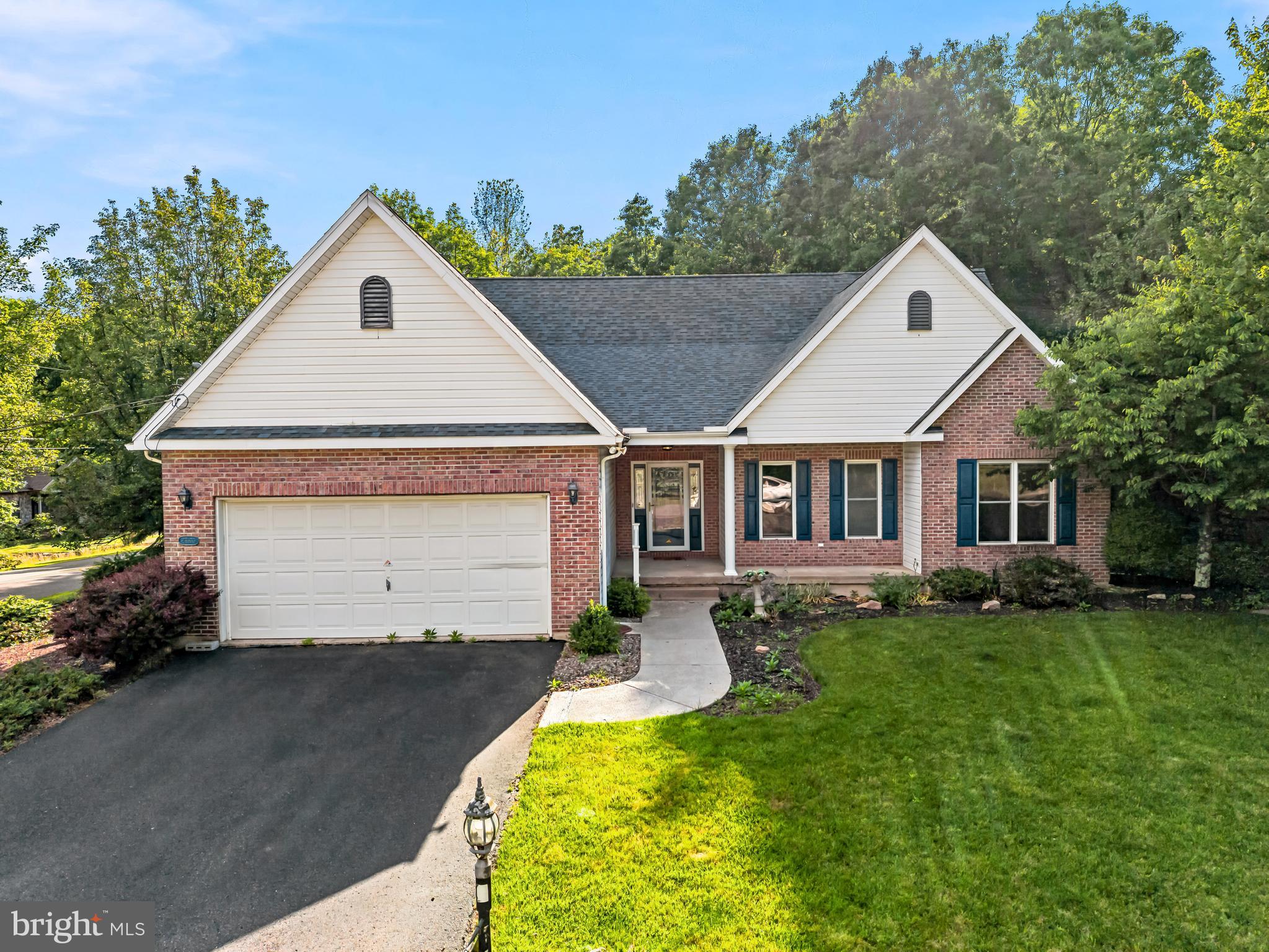 1 Pinewood Circle Hazleton, PA 18202 - Photo 3 of 37