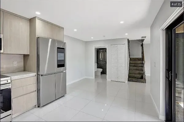 $399,000 | 2415 West 67th Place, Unit 811, Hialeah, FL 33016