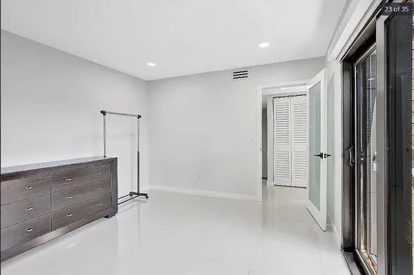 $399,000 | 2415 West 67th Place, Unit 811, Hialeah, FL 33016