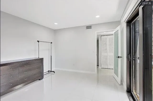 $399,000 | 2415 West 67th Place, Unit 811, Hialeah, FL 33016