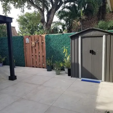 $399,000 | 2415 West 67th Place, Unit 811, Hialeah, FL 33016