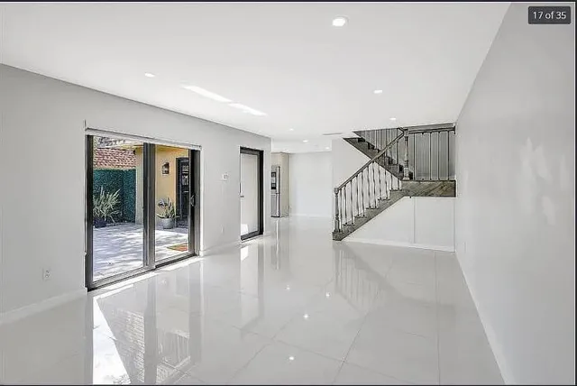 $399,000 | 2415 West 67th Place, Unit 811, Hialeah, FL 33016