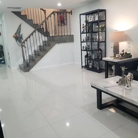 $399,000 | 2415 West 67th Place, Unit 811, Hialeah, FL 33016