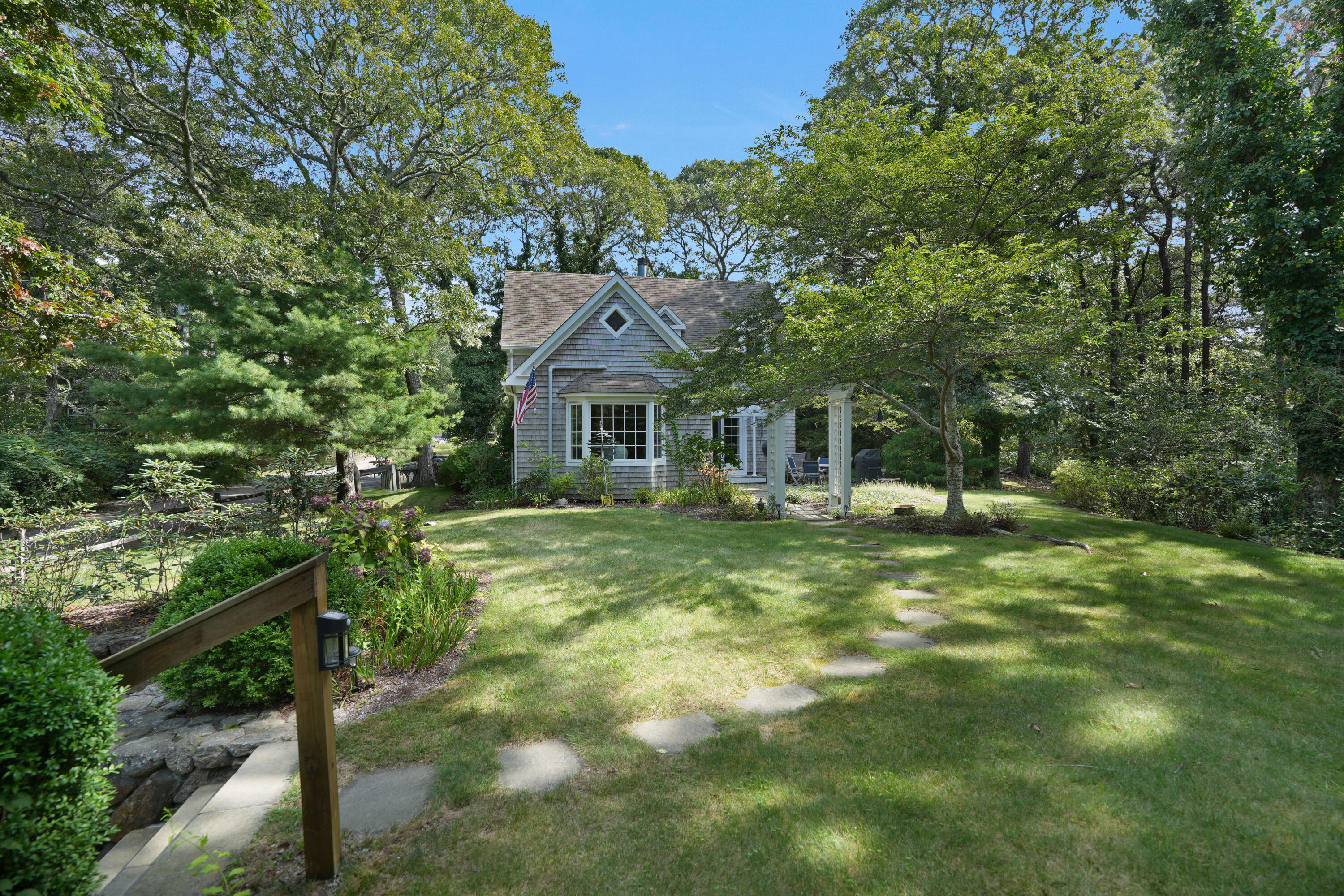 9 Grovedale Road Oak Bluffs, MA 02557 - Photo 1 of 28 Front exterior