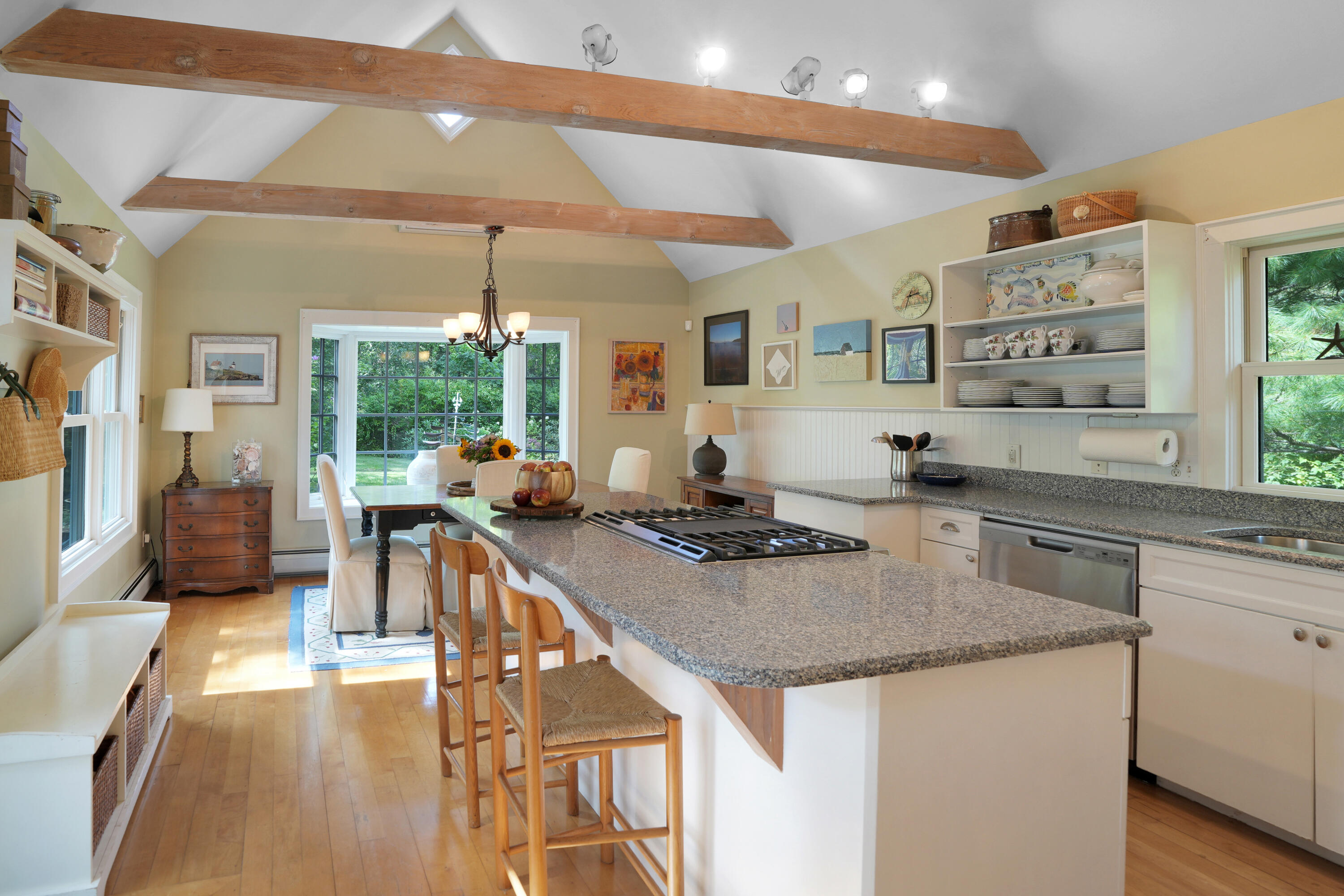 9 Grovedale Road Oak Bluffs, MA 02557 - Photo 3 of 28 9 Grovedale Rd-18