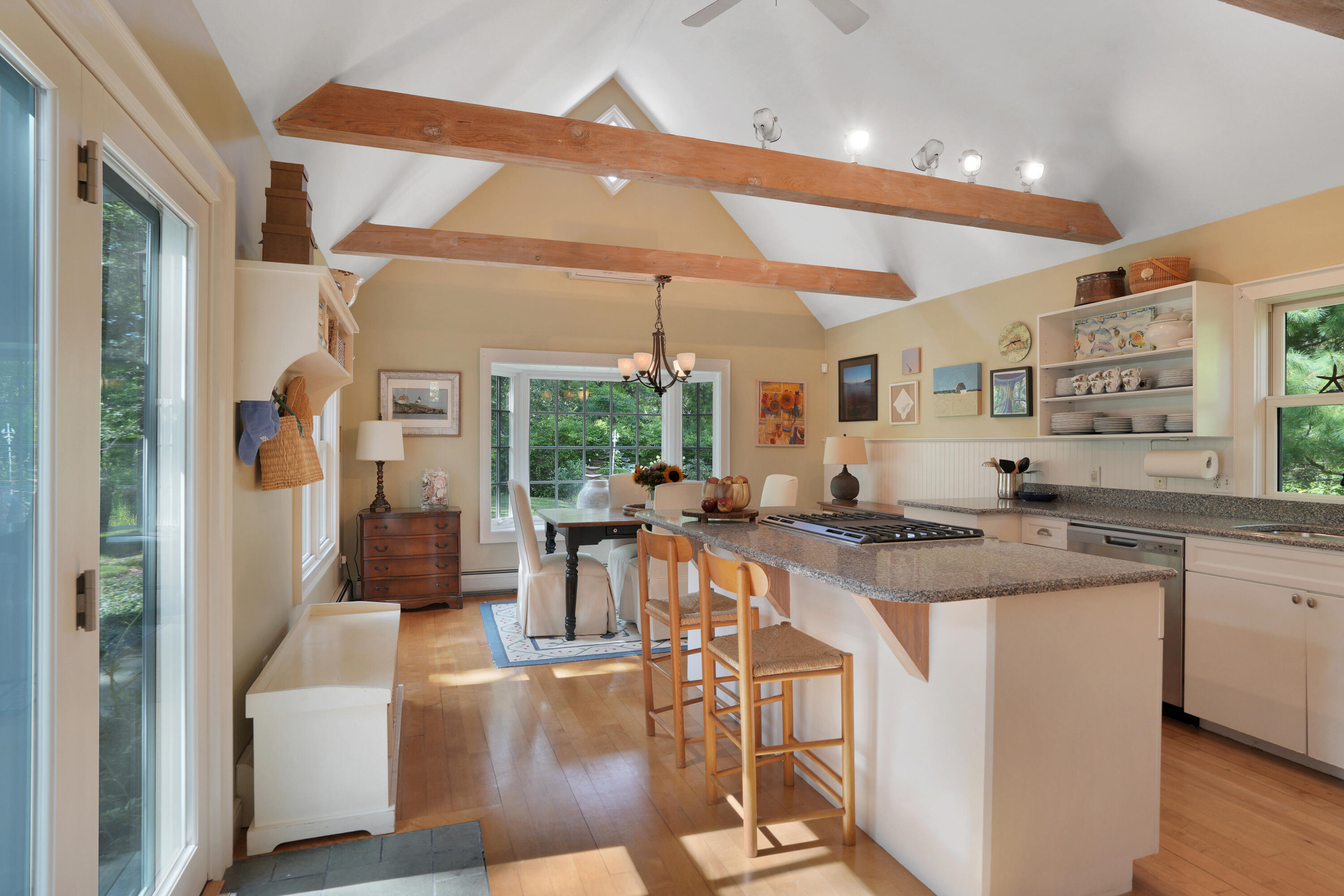 9 Grovedale Road Oak Bluffs, MA 02557 - Photo 4 of 28 9 Grovedale Rd-19