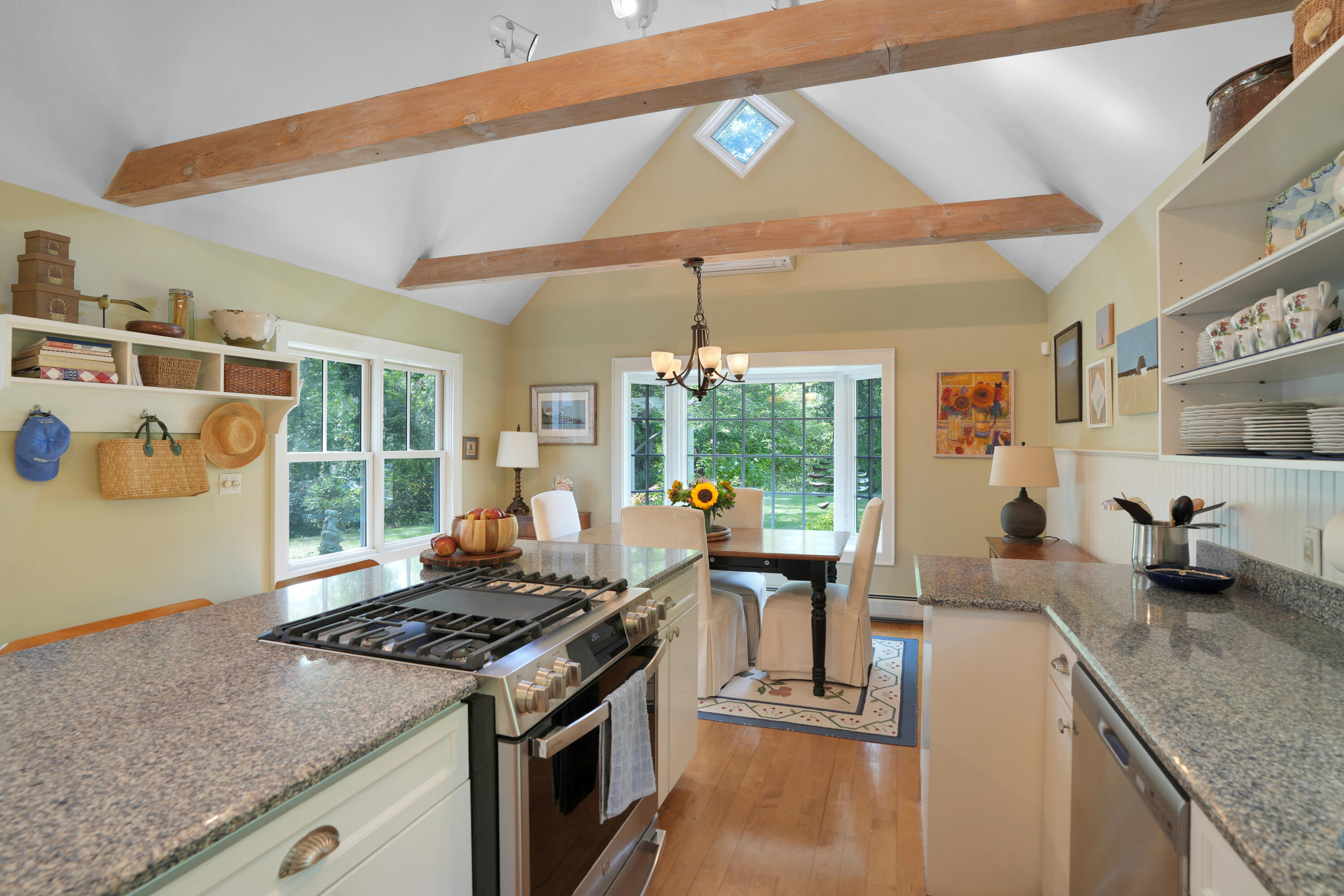 9 Grovedale Road Oak Bluffs, MA 02557 - Photo 5 of 28 9 Grovedale Rd-20
