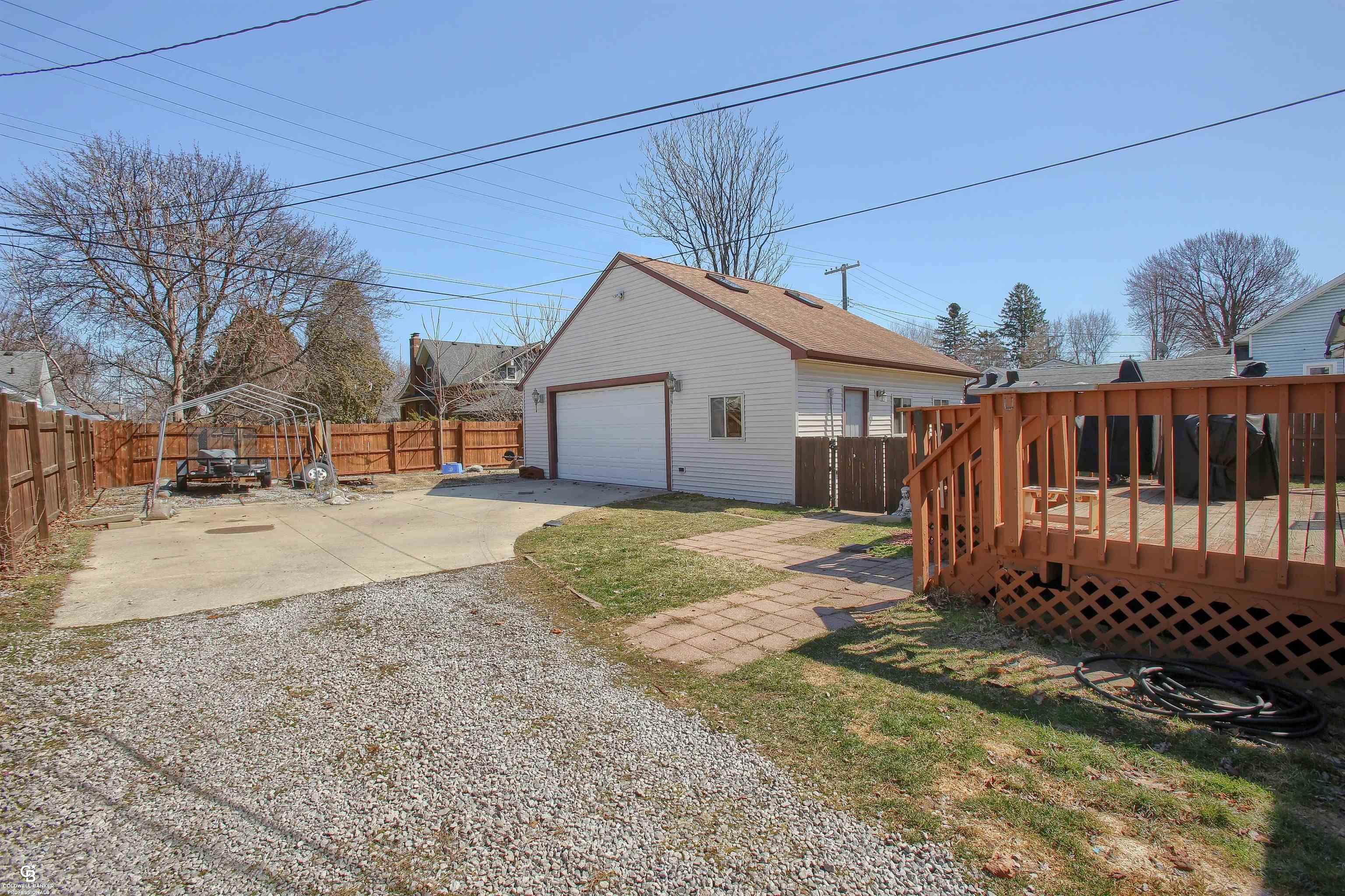 129 Riverside Drive Mount Clemens, MI 48043 - Photo 3 of 21 50104666-2.JPG