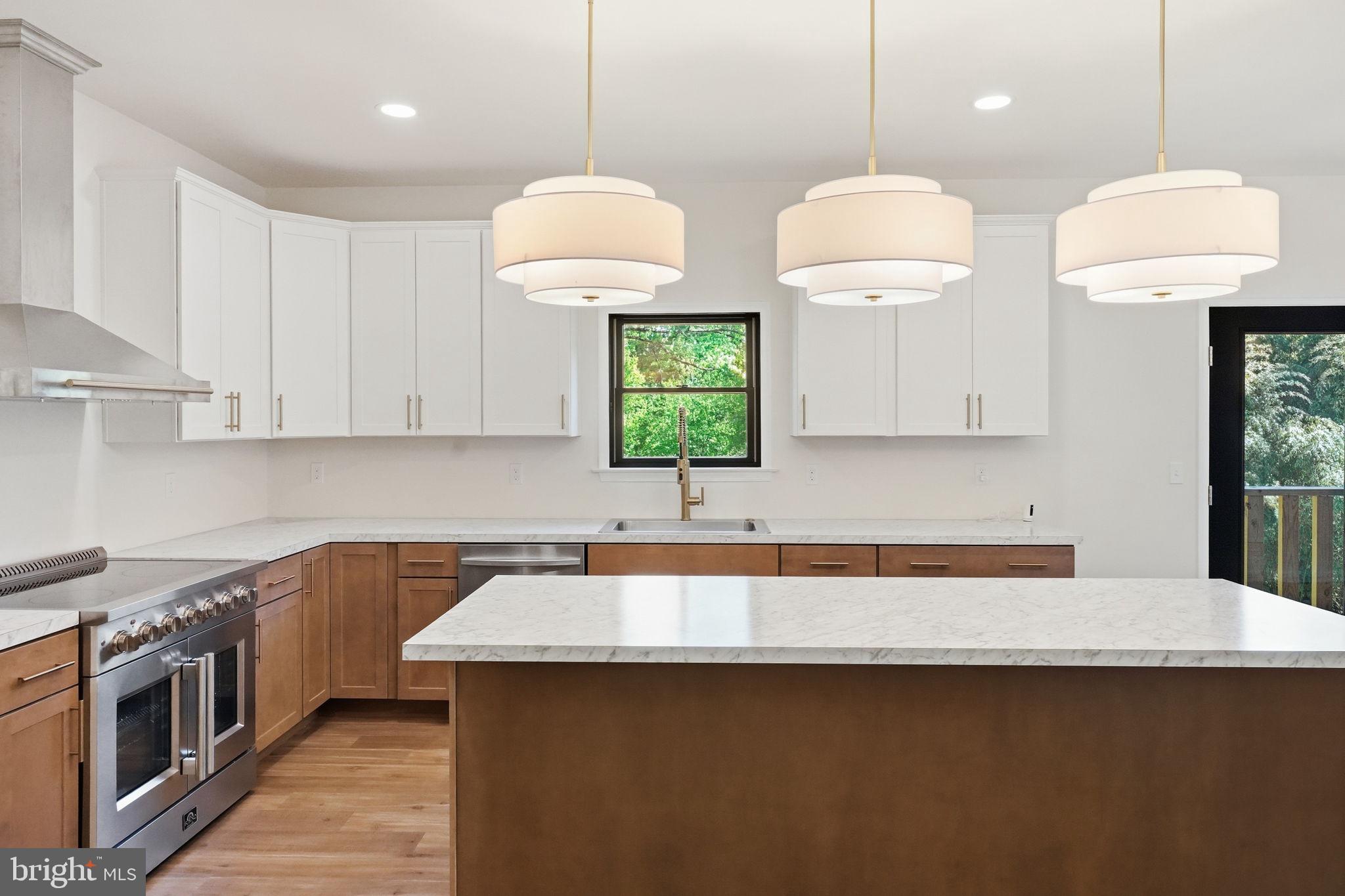 410 East Rose Tree Road Media, PA 19063 - Photo 14 of 50 Kitchen with Breakfast bar
