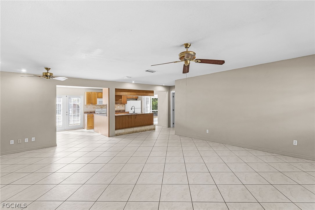 2119 Hibiscus Road Fort Myers, FL 33905 - Photo 8 of 28