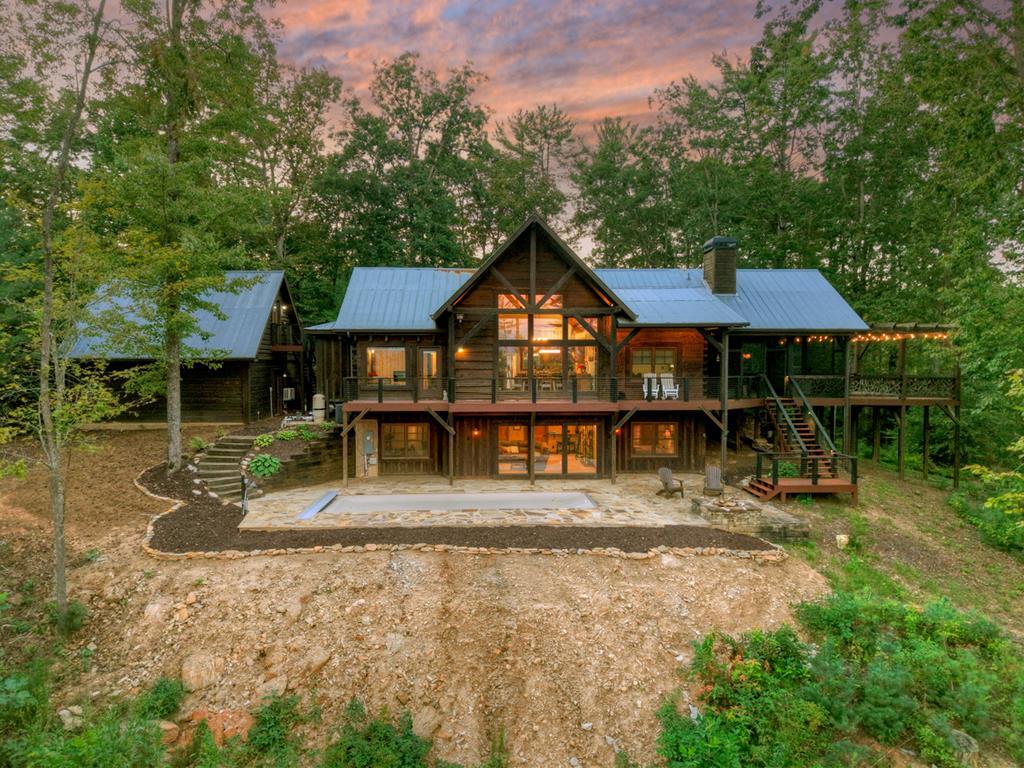 114 Price Circle Blue Ridge, GA 30513 - Photo 2 of 65