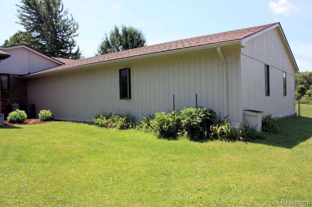 375 Holmes Road Allenton, MI 48002 - Photo 7 of 35