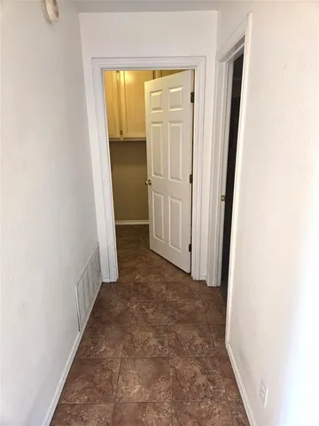 $325,000 | 604 Valleyridge Court, Decatur, TX 76234