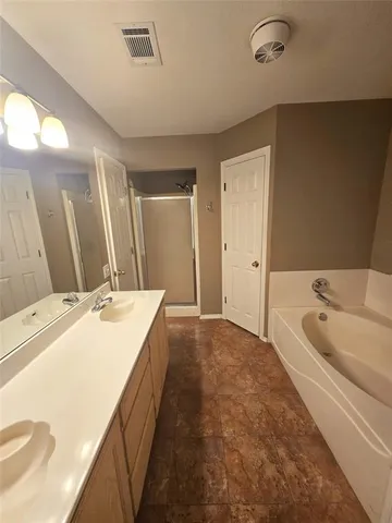 $325,000 | 604 Valleyridge Court, Decatur, TX 76234