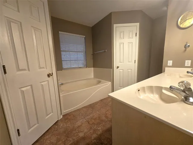 $325,000 | 604 Valleyridge Court, Decatur, TX 76234