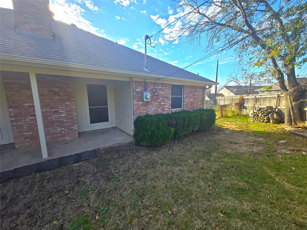 604 Valleyridge Court Decatur, TX 76234 - Photo 27 of 35 a view of a house with a yard