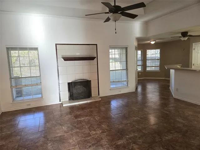 $325,000 | 604 Valleyridge Court, Decatur, TX 76234