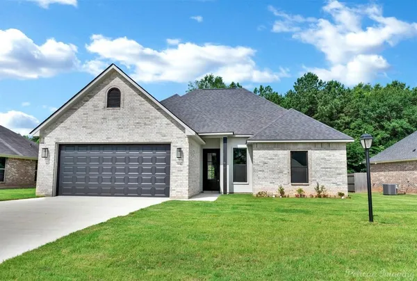 $299,400 | 8142 Myrtlewood Drive, Greenwood, LA 71033