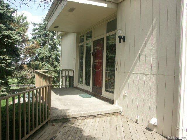 998 Golfview Court, Unit 1L Rochester, MI 48307 - Photo 4 of 23 PICT0158.JPG