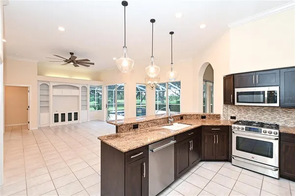 $3,900 | 7468 Myrica Drive, Sarasota, FL 34241