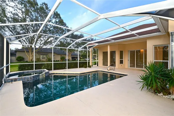 $3,900 | 7468 Myrica Drive, Sarasota, FL 34241