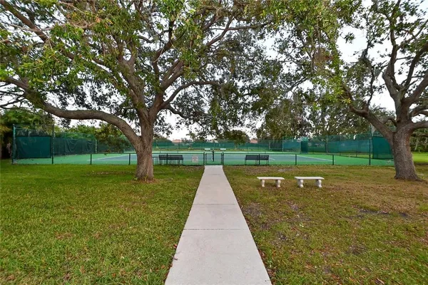 $3,900 | 7468 Myrica Drive, Sarasota, FL 34241