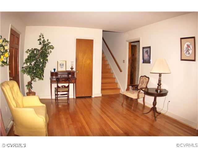 8300 Kalb Road Richmond, VA 23229 - Photo 4 of 12 Living Room - The hardwood floors completely re-do