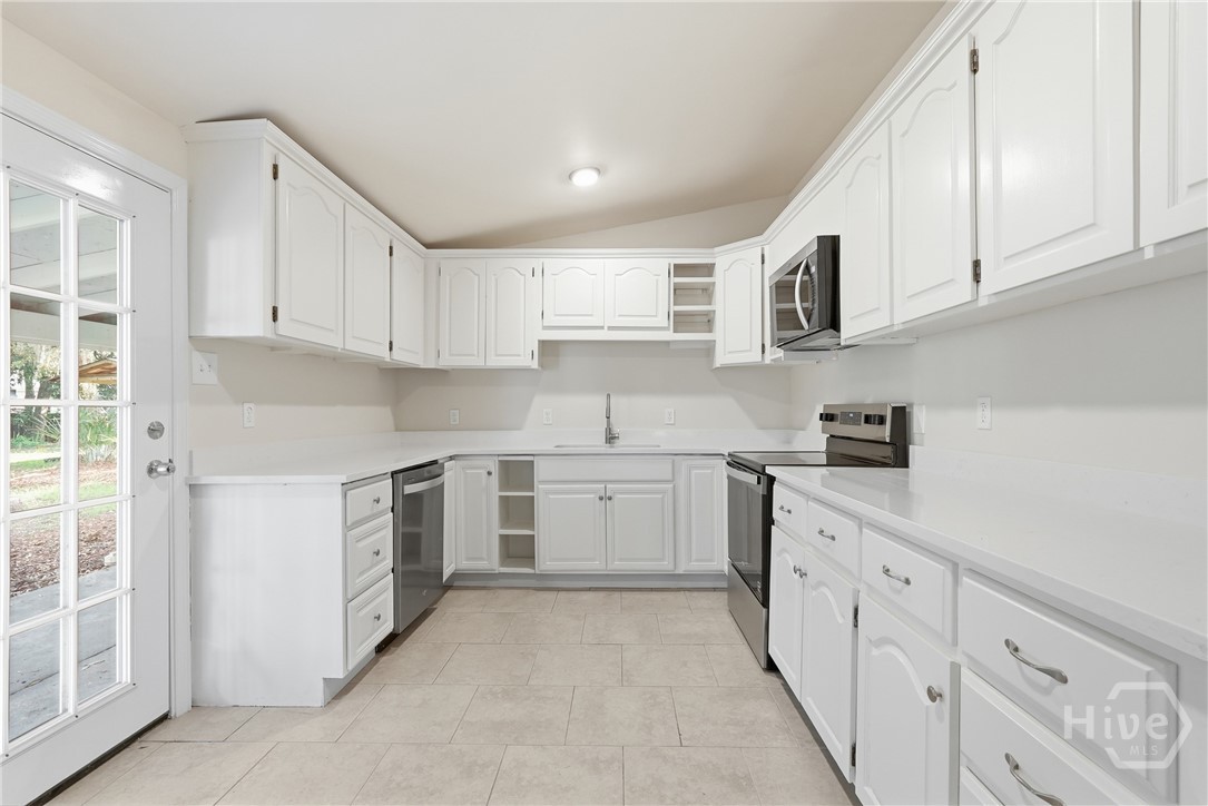 821 Walthour Road Savannah, GA 31410 - Photo 19 of 35