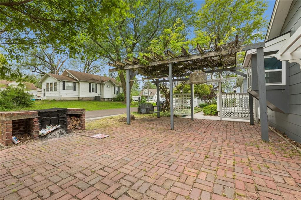 109 Maple Street Lathrop, MO 64465 - Photo 4 of 46