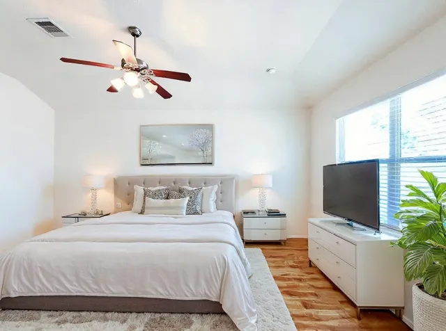 $1,975 | 20330 Pine Water Lane, Tomball, TX 77375