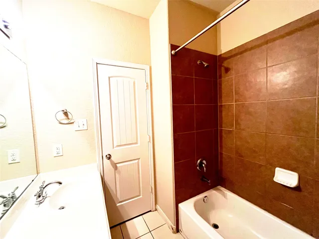 $1,975 | 20330 Pine Water Lane, Tomball, TX 77375