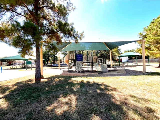 $1,975 | 20330 Pine Water Lane, Tomball, TX 77375