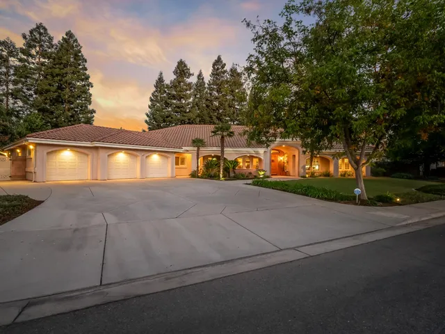 $1,100,000 | 6660 North St Catherine Court, Fresno, CA 93711
