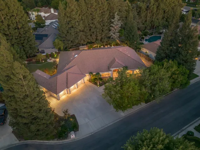 $1,100,000 | 6660 North St Catherine Court, Fresno, CA 93711