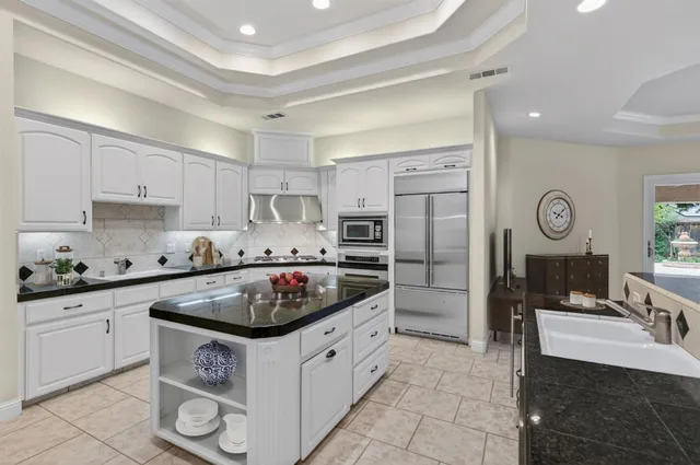 $1,100,000 | 6660 North St Catherine Court, Fresno, CA 93711