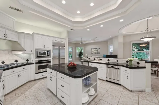 $1,100,000 | 6660 North St Catherine Court, Fresno, CA 93711