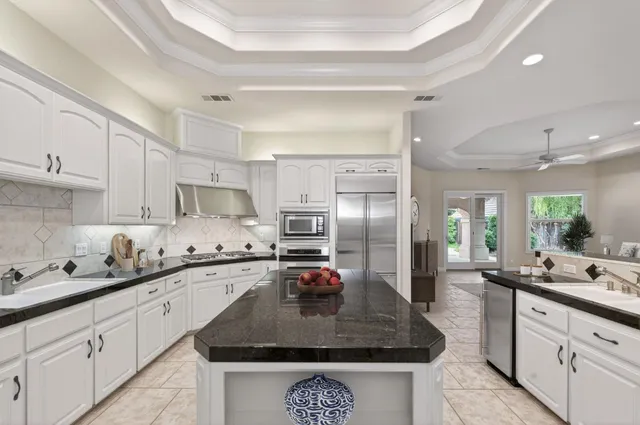 $1,100,000 | 6660 North St Catherine Court, Fresno, CA 93711