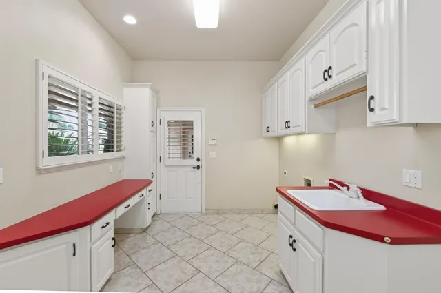 $1,100,000 | 6660 North St Catherine Court, Fresno, CA 93711