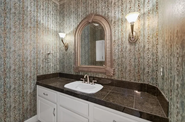 $1,100,000 | 6660 North St Catherine Court, Fresno, CA 93711