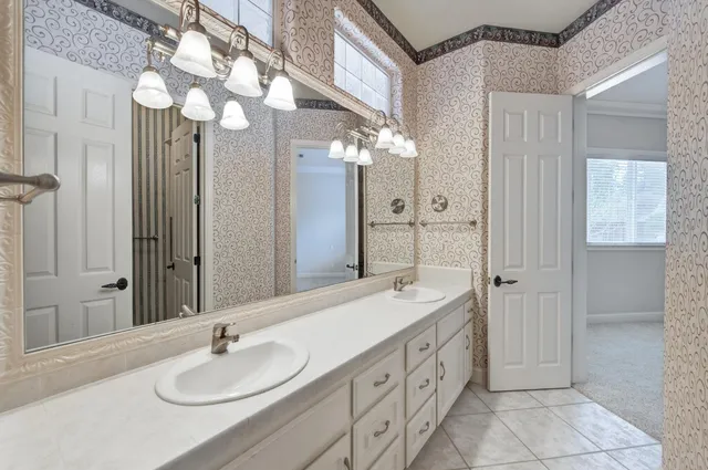 $1,100,000 | 6660 North St Catherine Court, Fresno, CA 93711