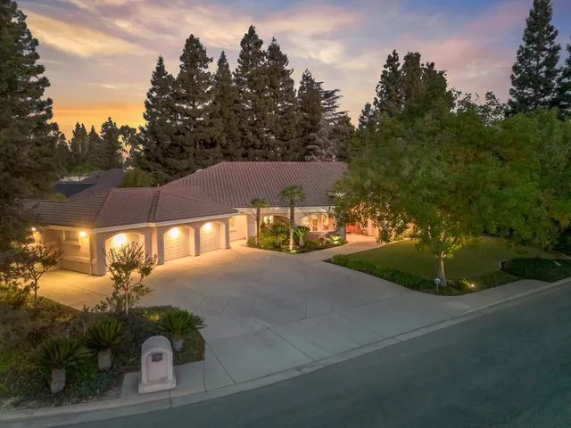 $1,100,000 | 6660 North St Catherine Court, Fresno, CA 93711