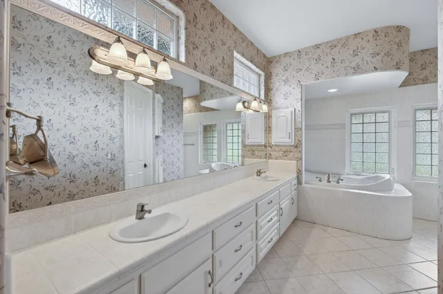 $1,100,000 | 6660 North St Catherine Court, Fresno, CA 93711