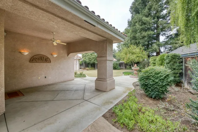 $1,100,000 | 6660 North St Catherine Court, Fresno, CA 93711