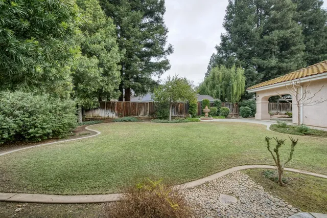$1,100,000 | 6660 North St Catherine Court, Fresno, CA 93711