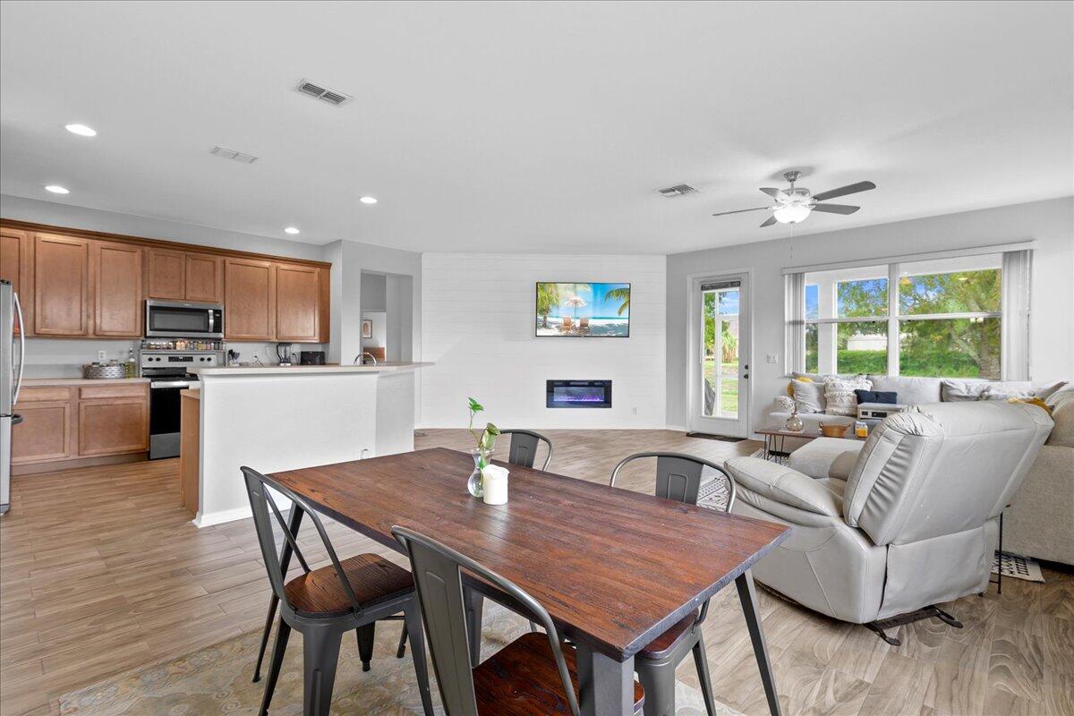 808 Southwest Java Avenue Port St. Lucie, FL 34953 - Photo 11 of 38 10-JLC2876.jpg1