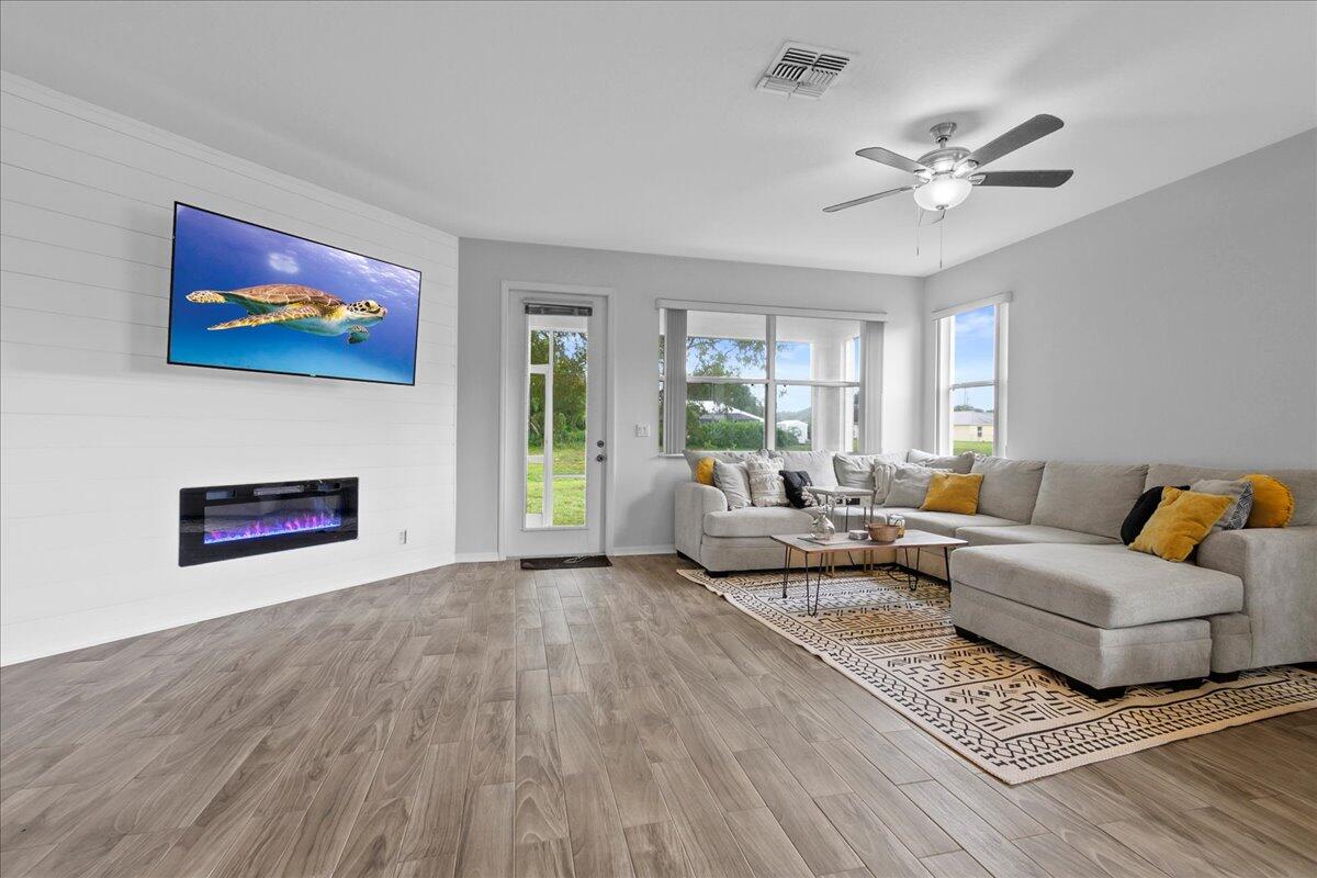 808 Southwest Java Avenue Port St. Lucie, FL 34953 - Photo 21 of 38 12-JLC2881.jpg1